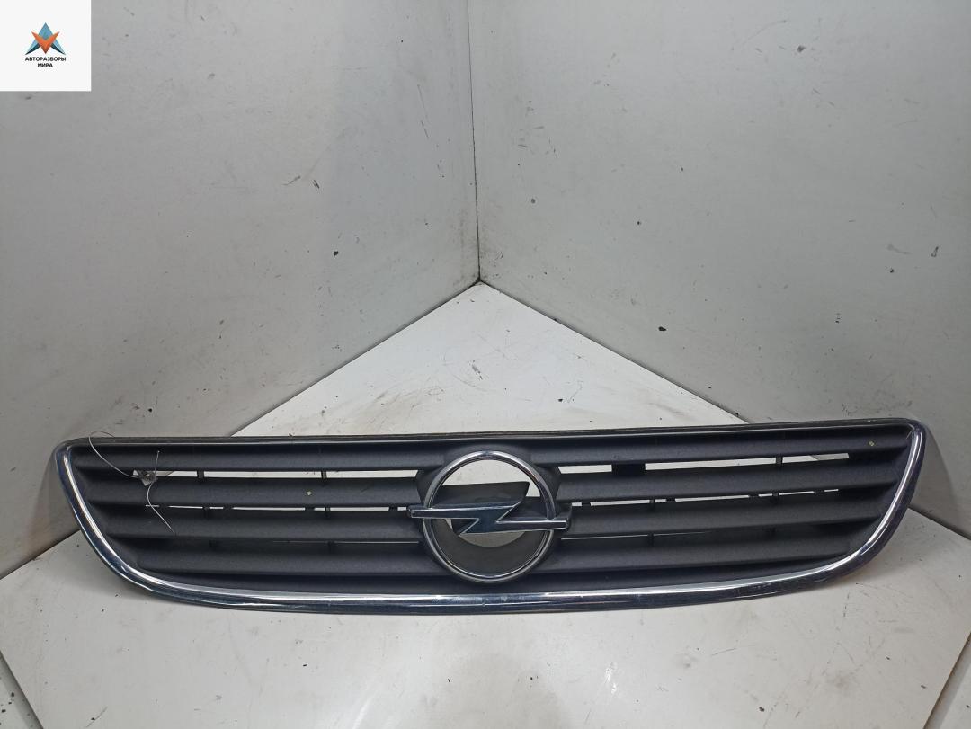 решетка радиатора Opel Zafira 1 поколение (A) 2002, серый, седан, 90580685 - фото №1