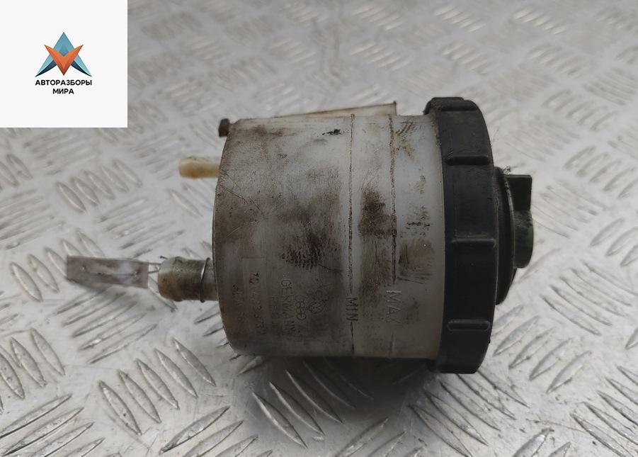 Бачок гидроусилителя Volkswagen Transporter T4 1998, 2.4 л., дизель, 701422373A - фото №1