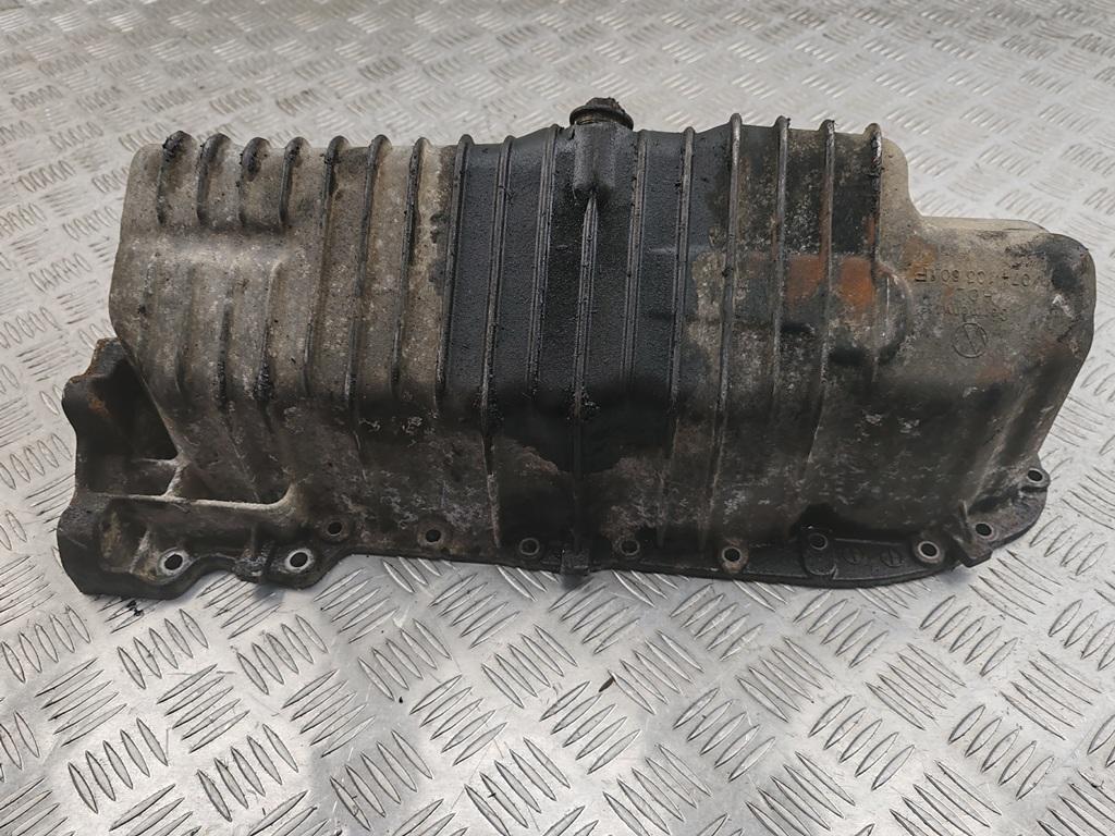 масляный поддон Volkswagen Transporter T4 1998, 2.4 л., дизель, МКПП, микроавтобус, 074103601F
