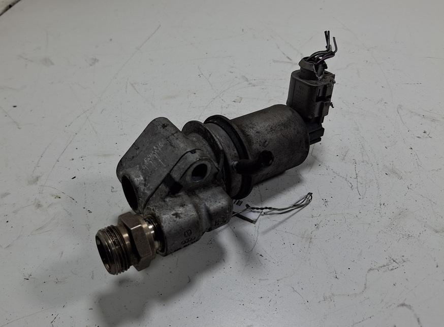 клапан EGR Volkswagen Passat B5+ (GP) 2001, 1.6 л., бензин, МКПП, серый, универсал, 06B131501