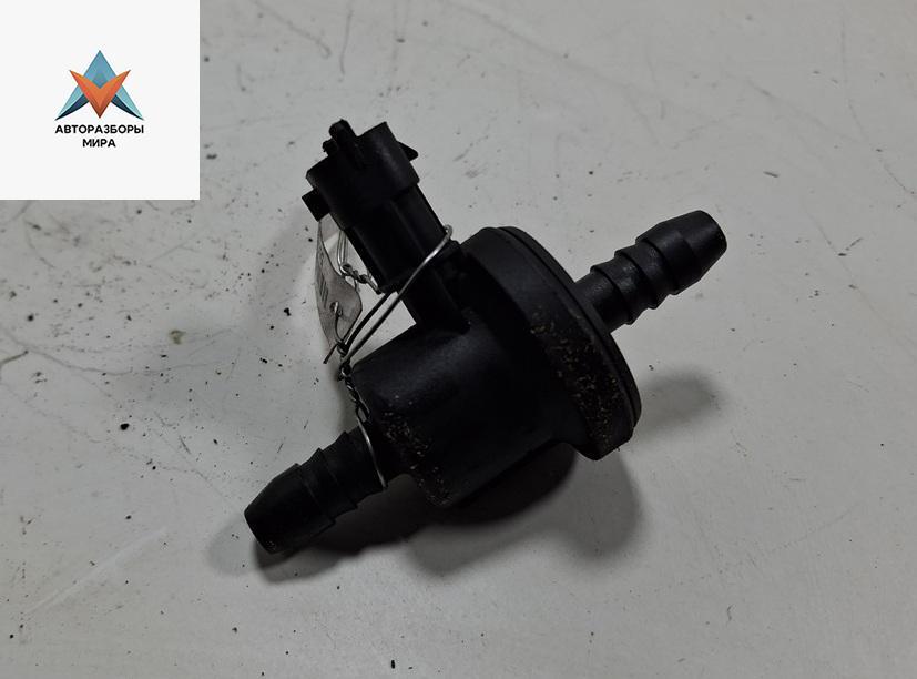 клапан вентиляции топливного бака Opel Zafira 2 поколение (B) 2006, 1.8 л., бензин, МКПП, серый, минивэн - фото №1