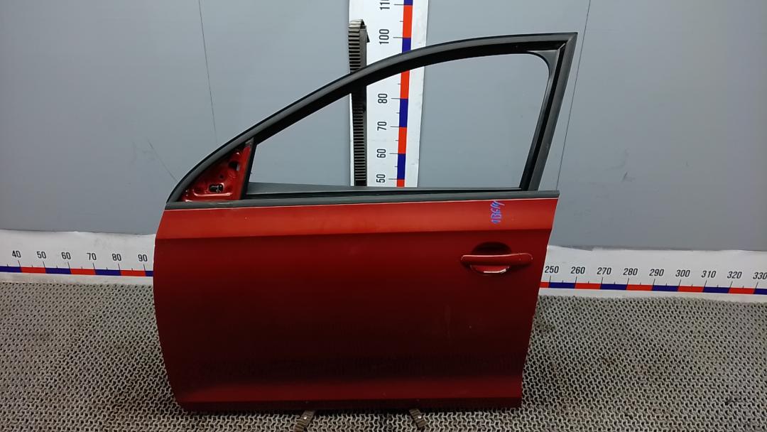 дверь передняя левая Skoda Rapid 1 поколение 2014, 1.6 л., дизель, МКПП, хетчбэк 5 дв. - фото №1