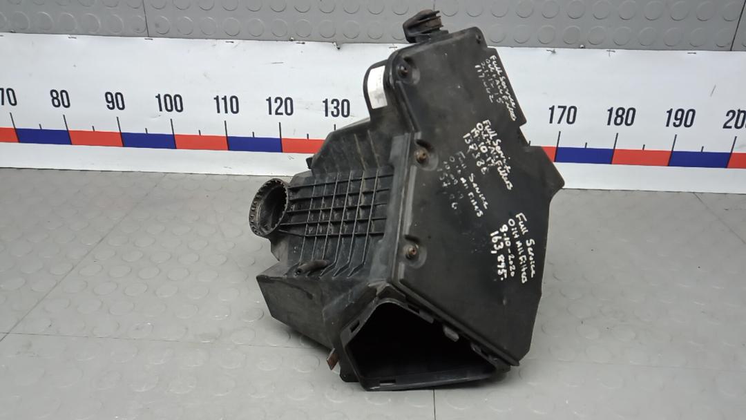 корпус воздушного фильтра Audi A4 B8/8K 2009, 2.7 л., дизель, АКПП, седан, 8K0133837B - фото №1