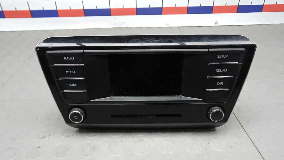 магнитола Skoda Superb 3 поколение 2016, 1.6 л., дизель, МКПП, хетчбэк 5 дв. - фото №1