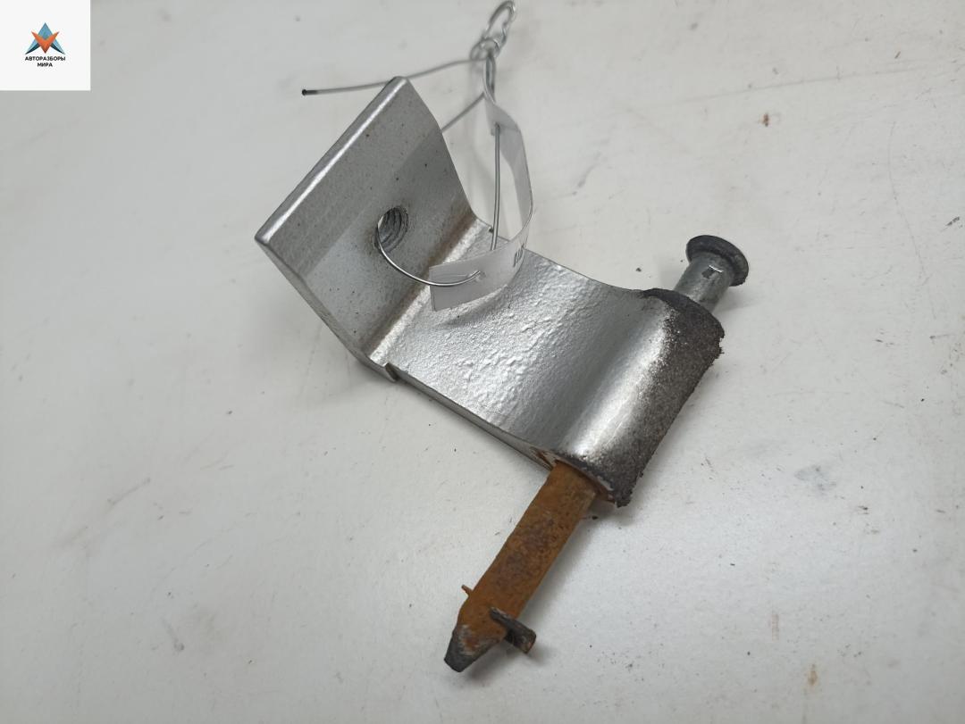 петля крышки багажника Opel Zafira 2 поколение (B) 2006, серый, минивэн, 90559255 - фото №1