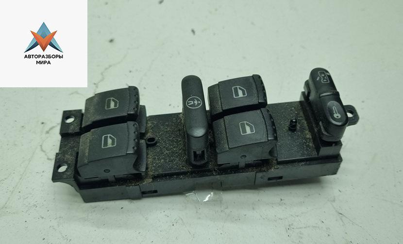 кнопка стеклоподъемника переднего левого Volkswagen Golf 4 поколение 2001, 1.6 л., бензин, МКПП, чёрный, хетчбэк 5 дв., 1J4959857B - фото №1