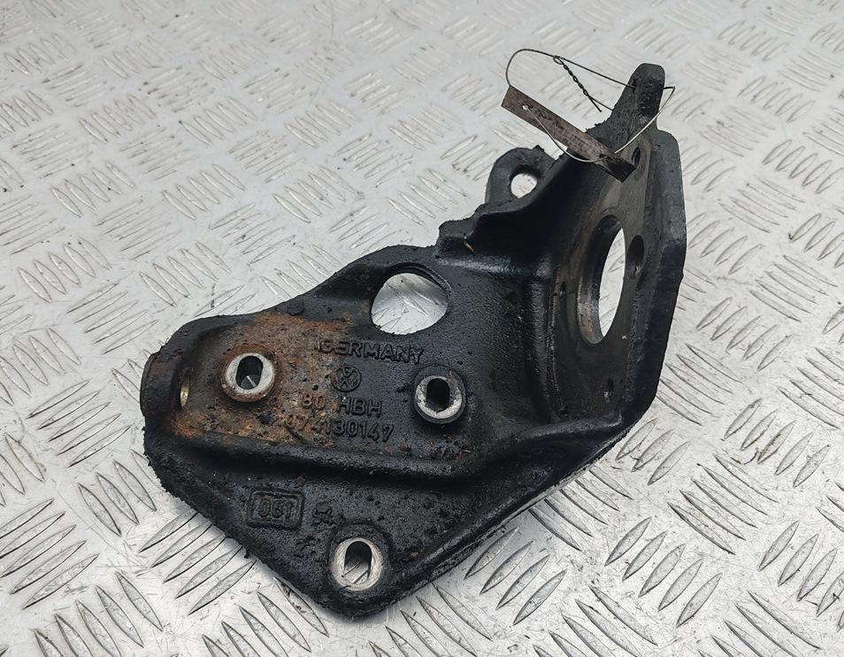 кронштейн ТНВД Volkswagen Transporter T4 1994, 2.4 л., дизель, МКПП, белый, микроавтобус, 074130147