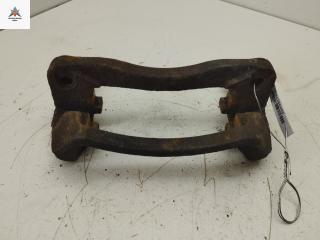 скоба суппорта Mitsubishi Galant 8 поколение [рестайлинг] 2002, 2.5 л., бензин, МКПП, серый, универсал