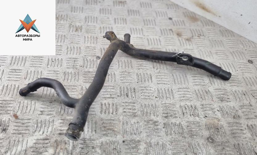 трубка охлаждающей жидкости Volkswagen Touran 1 поколение 2005, 1.6 л., бензин, МКПП, 06A121065DP - фото №1