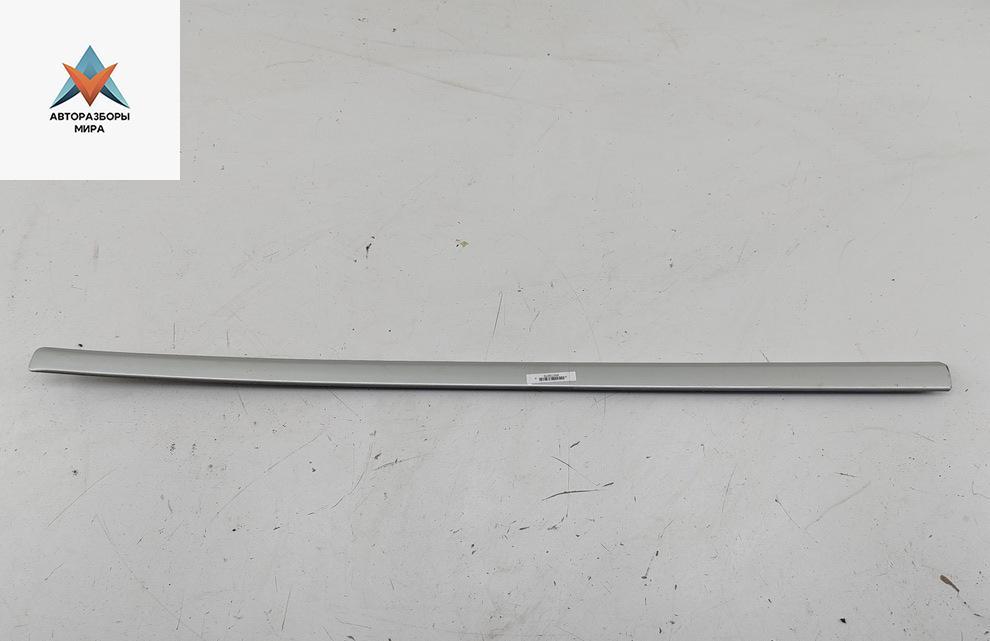 молдинг двери передней левой Audi A4 B6 2001, 2.0 л., бензин, МКПП, серый, седан, 8E0853953 - фото №1