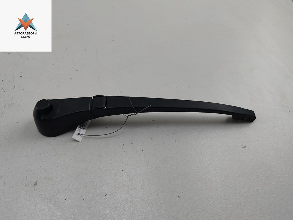 Щеткодержатель (поводок стеклоочистителя) задний Audi A6 4B/C5 2000, 2.5 л., дизель, АКПП, красный, универсал, 8D9955407A - фото №1