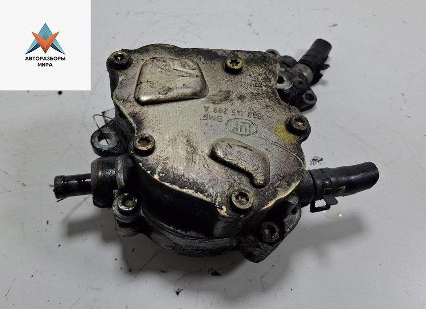 насос вакуумный Volkswagen Passat B5 1999, 1.9 л., дизель, МКПП, синий, универсал, 038145209A - фото №1