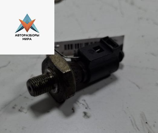 датчик давления масла Volkswagen Passat B5 1999, 1.9 л., дизель, МКПП, синий, универсал, 038919081 - фото №1