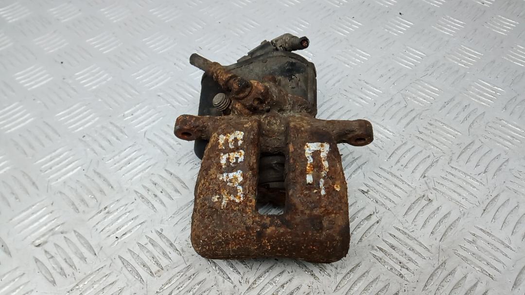 суппорт задний правый Volkswagen Passat B6 2009, 2.0 л., дизель, МКПП, седан - фото №1