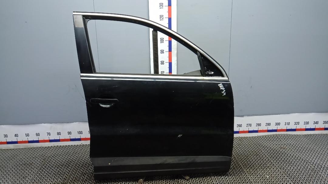дверь передняя правая Volkswagen Tiguan 1 поколение 2010, 2.0 л., дизель, МКПП, внедорожник 5 дв. - фото №1