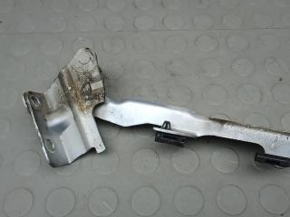 петля капота Kia Sorento 2 поколение 2009, 2.5 л., CRDi VGT, дизель, АКПП, внедорожник 5 дв.