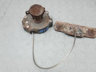 крепление запаски Kia Sorento 2 поколение 2009, 2.5 л., CRDi VGT, дизель, АКПП, внедорожник 5 дв.