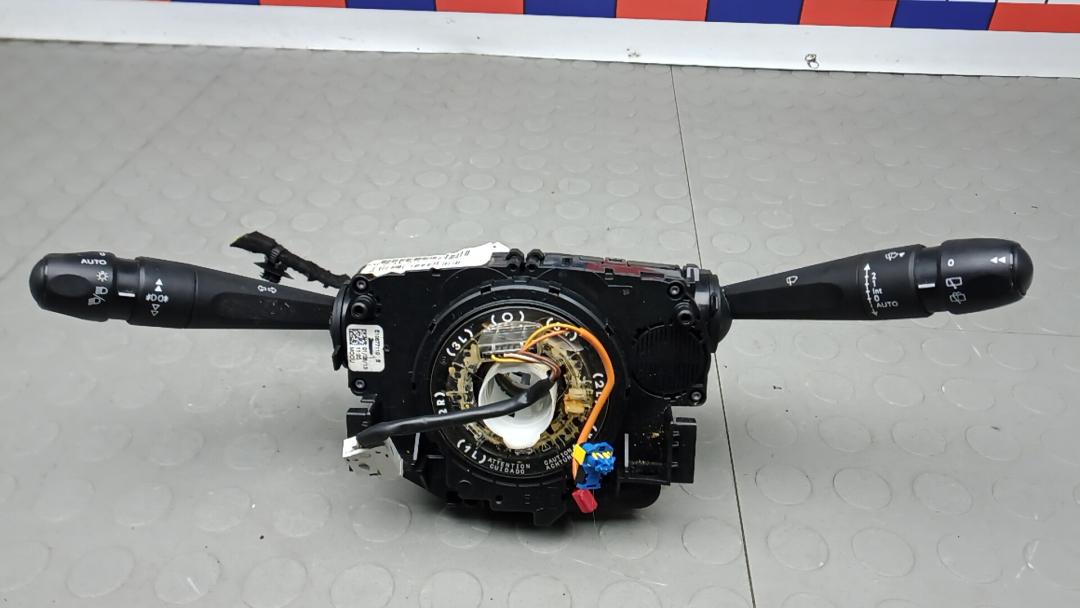 переключатель подрулевой Citroen C4 Picasso 2 поколение 2014, 1.6 л., HDi 8V, дизель, МКПП, минивэн - фото №1