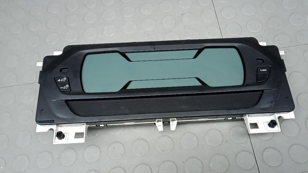 приборная панель Citroen C4 Picasso 2 поколение 2014, 1.6 л., HDi 8V, дизель, МКПП, минивэн - фото №1