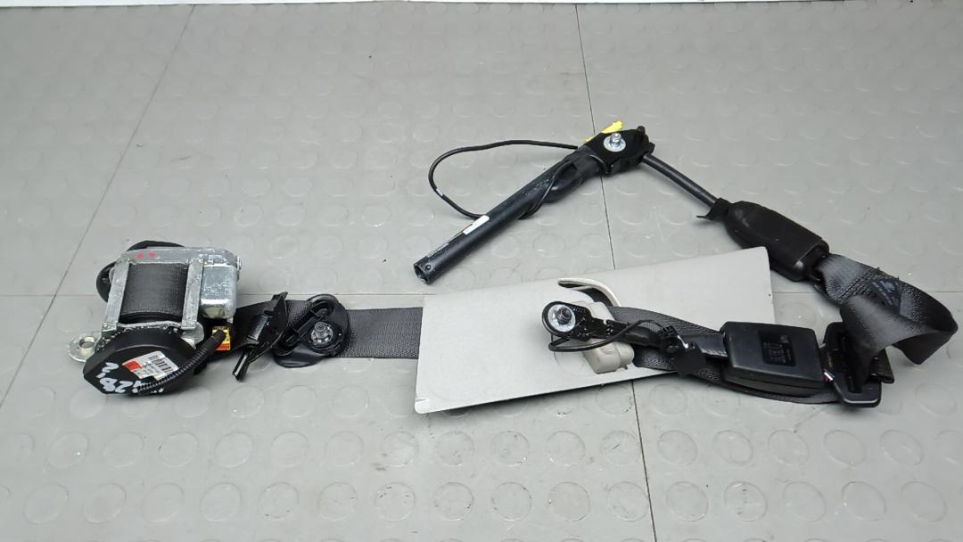 ремень безопасности Opel Zafira 3 поколение (C) 2015, 1.6 л., дизель, МКПП, минивэн - фото №1