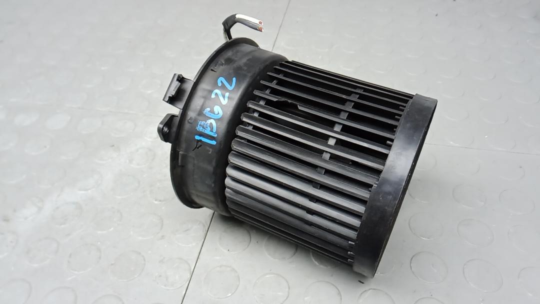 моторчик печки Nissan Qashqai 2 поколение 2015, 1.6 л., дизель, АКПП, внедорожник 5 дв., 272264EM0A - фото №1