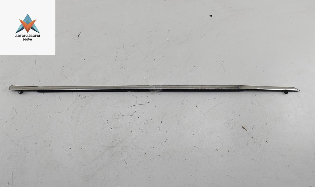 Молдинг стекла двери наружный Mazda 3 BP 2019, 2.0 л., гибрид, МКПП, чёрный, хетчбэк 5 дв. - фото №1