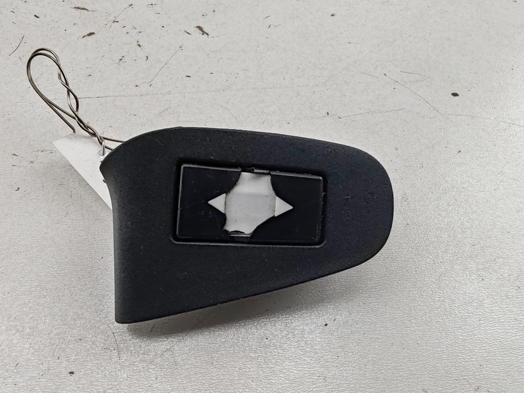 кнопка стеклоподъемника переднего правого Fiat Stilo 2003, 1.6 л., бензин, МКПП, чёрный, хетчбэк 5 дв., B569