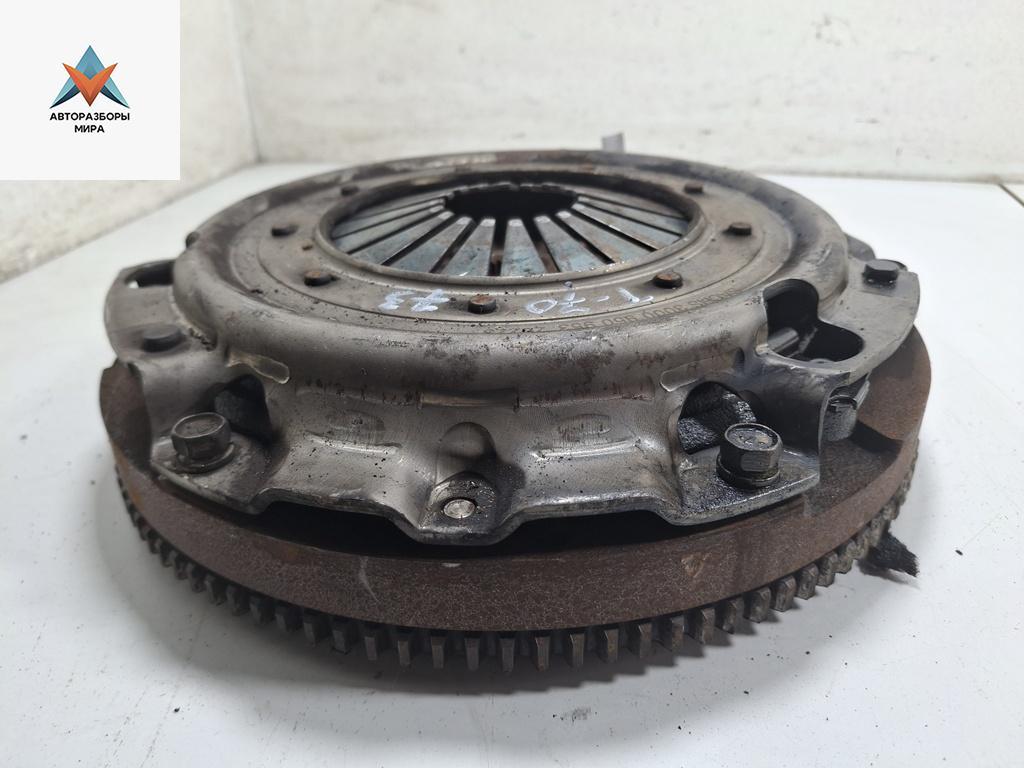 маховик Mitsubishi Space Wagon 3 поколение (Typ N50) 1999, 2.4 л., бензин, МКПП, серый, минивэн - фото №1