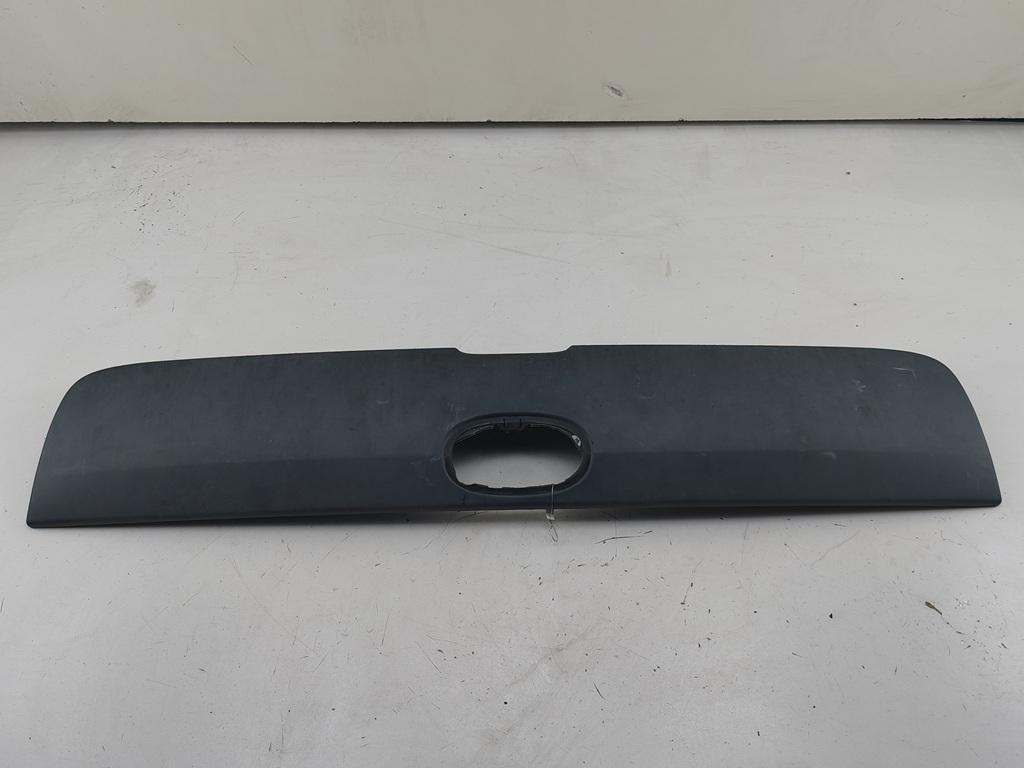 Молдинг крышки (двери) багажника Renault Kangoo I 2000, 1.9 л., дизель, МКПП, зелёный, фургон, 7700304871