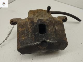 суппорт передний левый Mitsubishi Galant 8 поколение [рестайлинг] 2002, 2.5 л., бензин, МКПП, серый, универсал