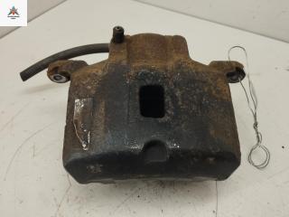 суппорт передний правый Mitsubishi Galant 8 поколение [рестайлинг] 2002, 2.5 л., бензин, МКПП, серый, универсал