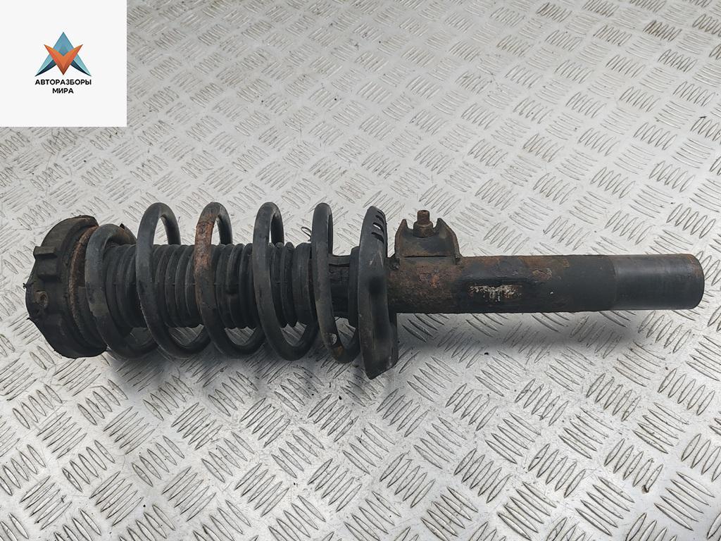 стойка передняя Volkswagen Caddy 3 поколение 2005, 2.0 л., дизель, МКПП, белый, фургон, 1K0413031BH - фото №1