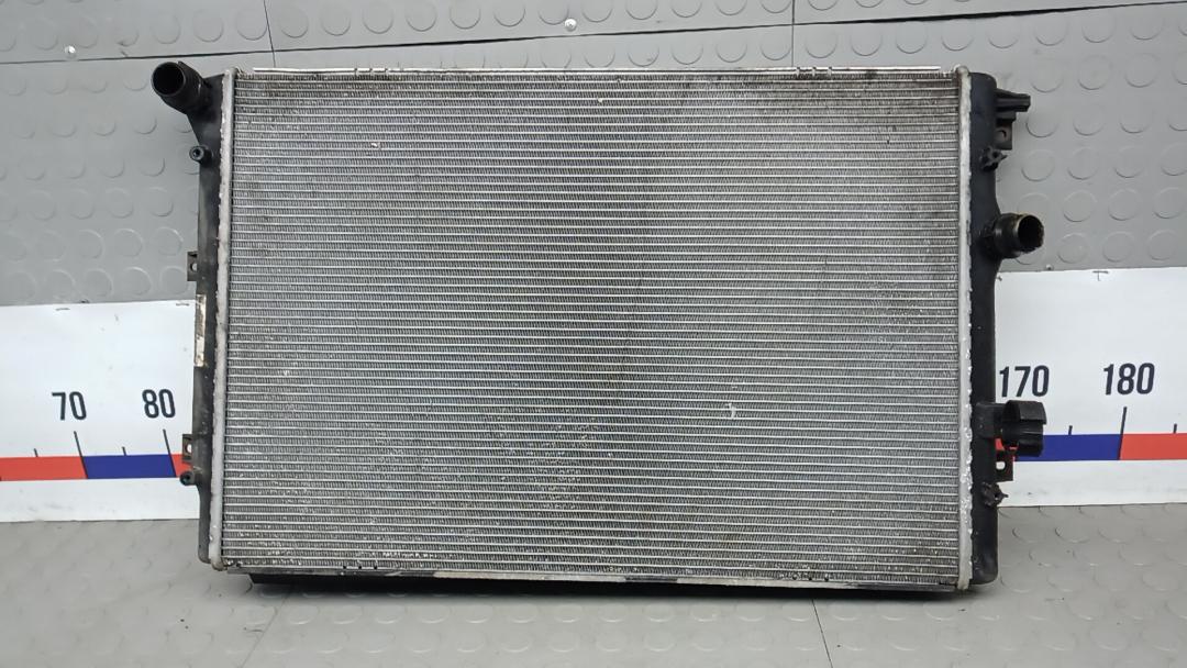 радиатор охлаждения Volkswagen Tiguan 1 поколение 2010, 2.0 л., дизель, МКПП, внедорожник 5 дв. - фото №1