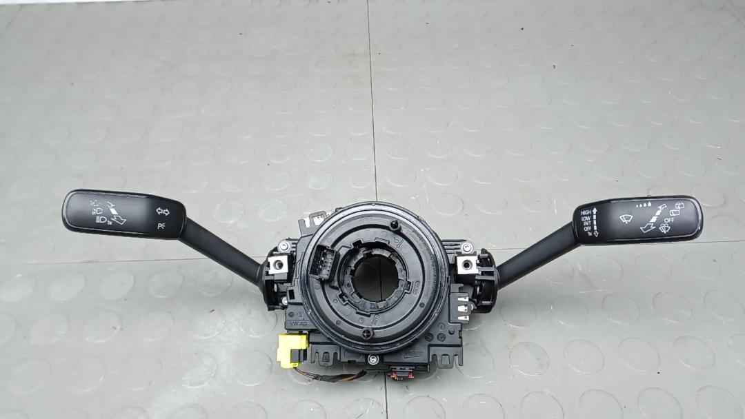 переключатель подрулевой Skoda Superb 3 поколение 2016, 1.6 л., дизель, МКПП, хетчбэк 5 дв. - фото №1