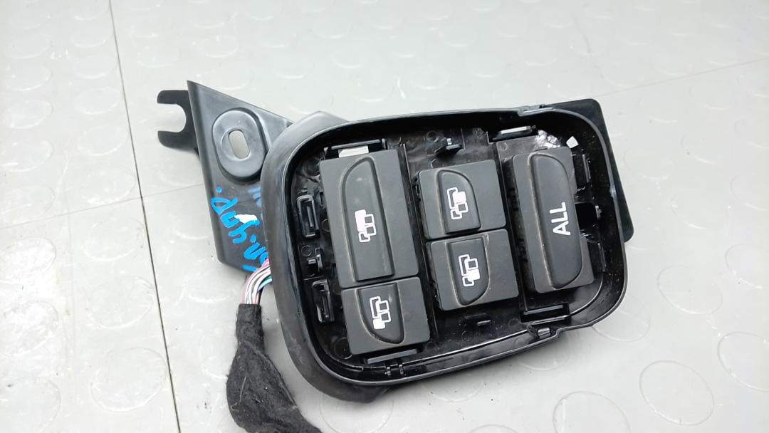 блок управления сиденьем Renault Scenic 4 поколение 2017, 1.5 л., дизель, МКПП, минивэн - фото №1