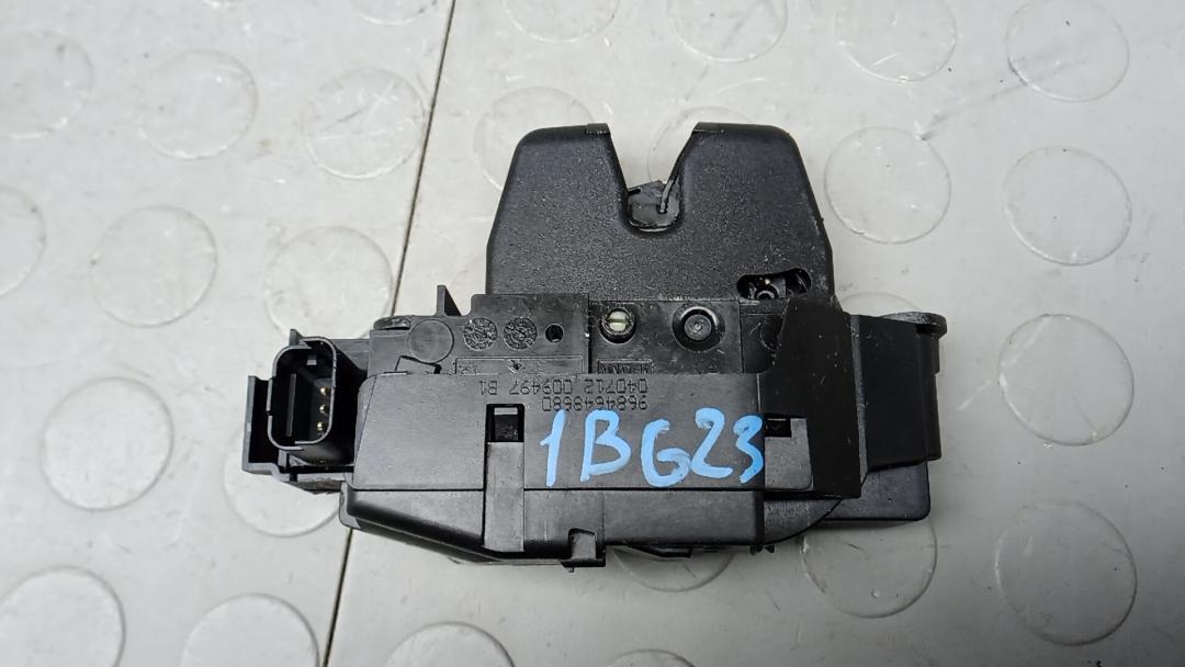 замок багажника Citroen C4 2 поколение 2012, 1.6 л., HDi 8V, дизель, МКПП, хетчбэк 5 дв. - фото №1