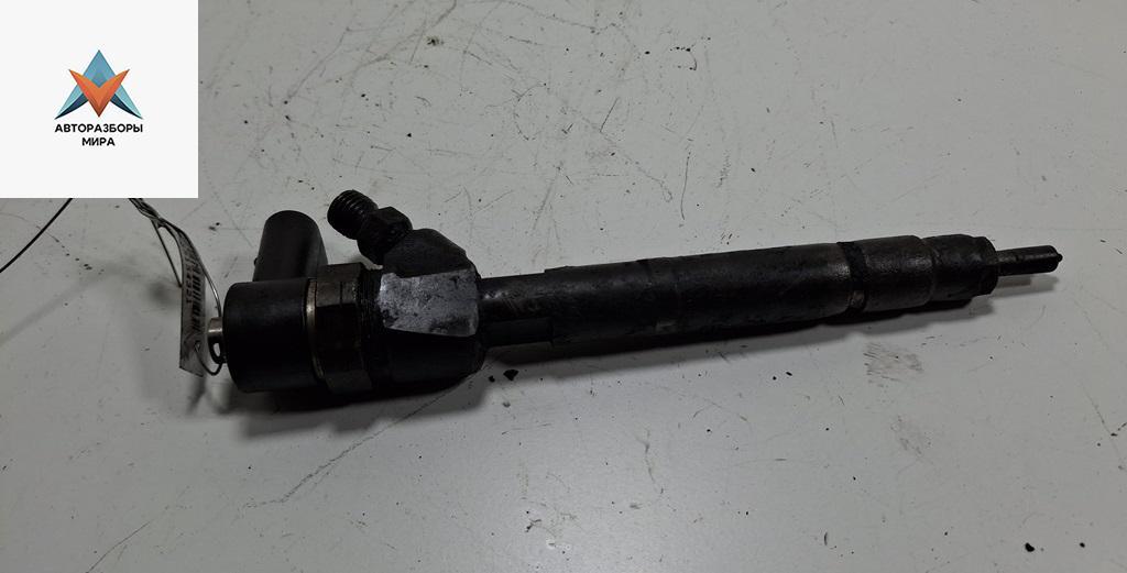 форсунка Mercedes-Benz Vito-1 W638 2003, 2.2 л., дизель, МКПП, белый, микроавтобус, A613070088780 - фото №1