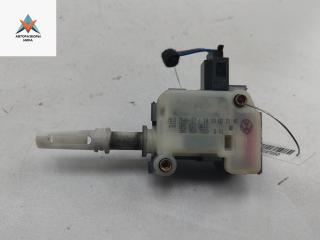 активатор замка багажника Volkswagen Passat B5 [рестайлинг] 2002, 1.9 л., дизель, МКПП, синий, универсал, 3B5827061C