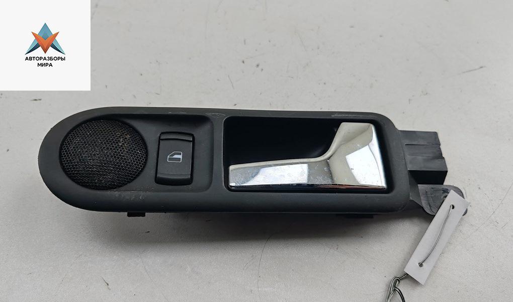 ручка внутренняя задняя правая Volkswagen Bora 1 поколение 2000, 2.0 л., бензин, МКПП, синий, седан, 1J4839114C - фото №1