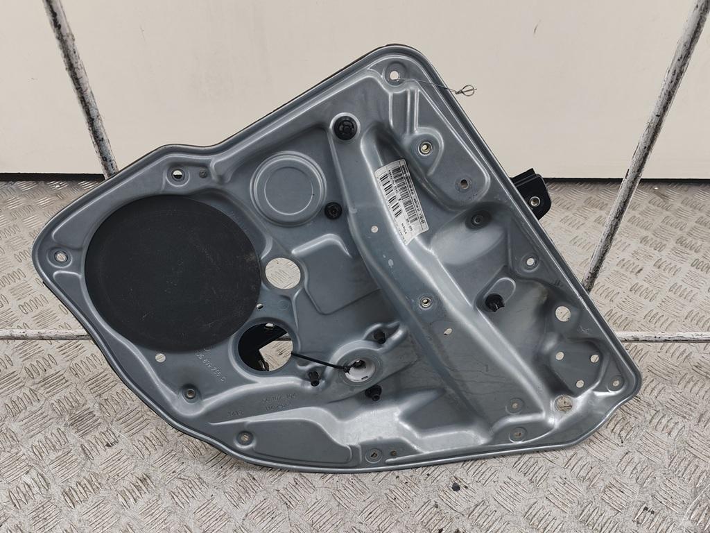 стеклоподъемник электрический задний правый Volkswagen Bora 2000, 2.0 л., бензин, МКПП, синий, седан, 1J5839756C