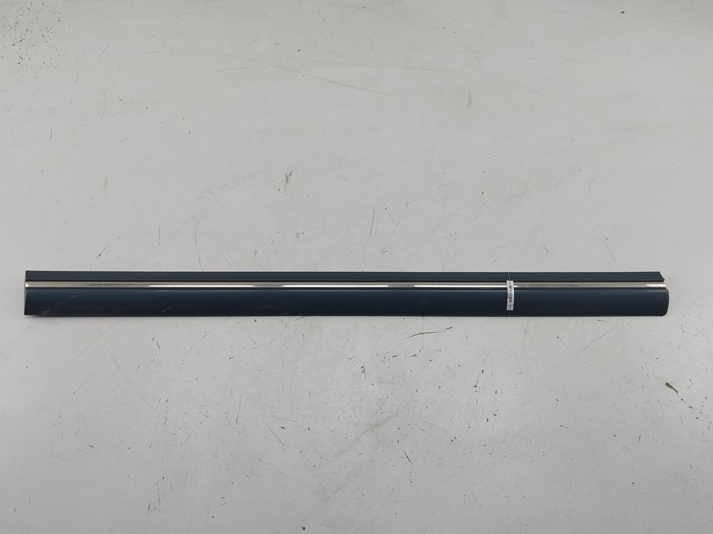 молдинг двери передней левой Mercedes-Benz E W210 2001, 3.2 л., дизель, АКПП, синий, универсал, 2106900382