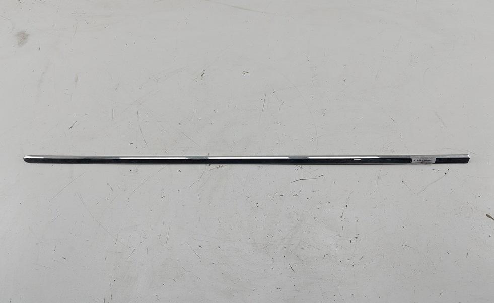 молдинг двери передней левой Volkswagen Passat B6 2010, 1.6 л., бензин, МКПП, серый, универсал, 3C0853515D