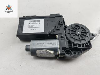 моторчик стеклоподъемника передний левый Volkswagen Touareg 1 поколение 2003, 2.5 л., АКПП, внедорожник 5 дв., 3D1959793, 7L0959701