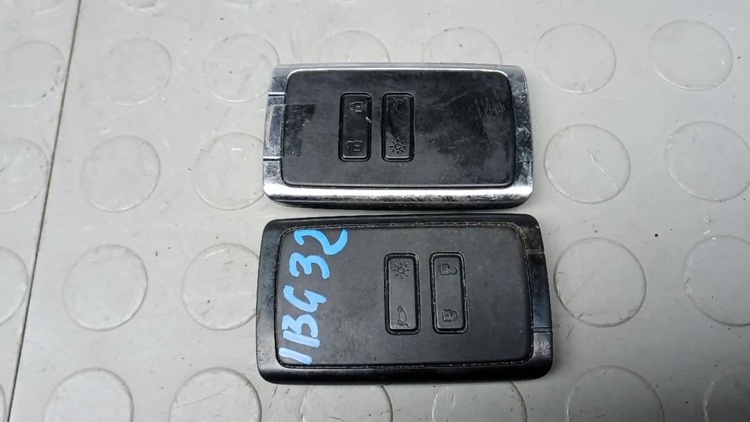 ключ-карта Renault Kadjar 1 поколение 2016, 1.5 л., дизель, МКПП, внедорожник 5 дв. - фото №1