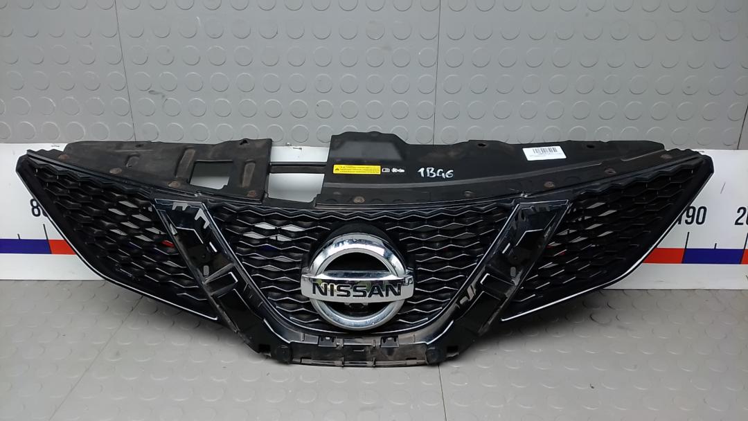 решетка радиатора Nissan Qashqai 2 поколение 2014, 1.5 л., дизель, МКПП, внедорожник 5 дв., 623104EA0D - фото №1