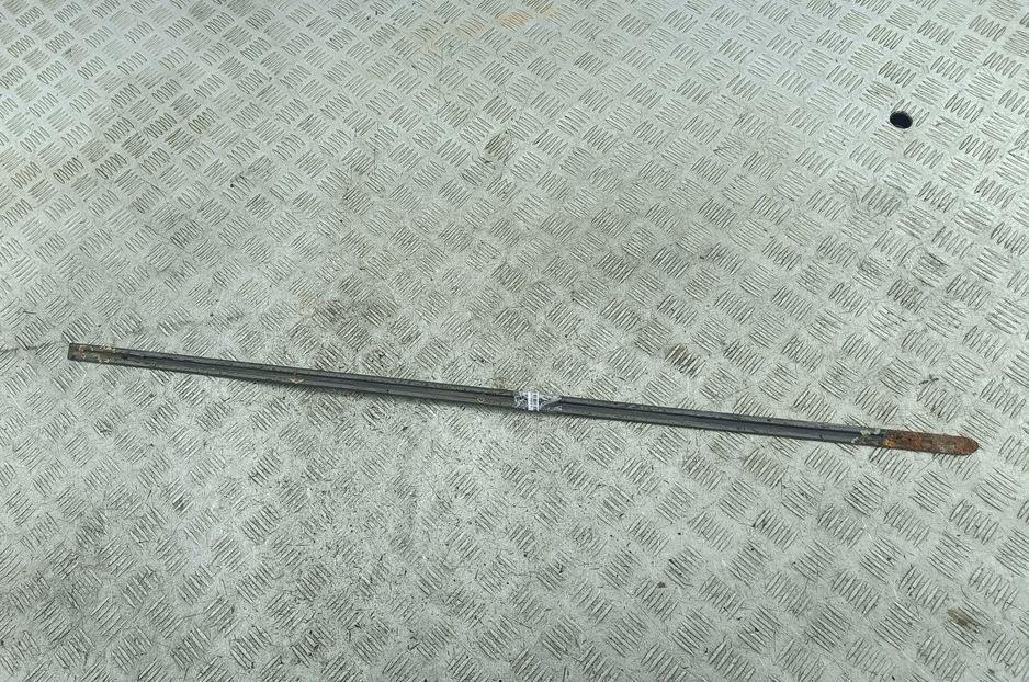 молдинг двери передней левой Volkswagen Passat B6 2007, 2.0 л., дизель, МКПП, коричневый, универсал