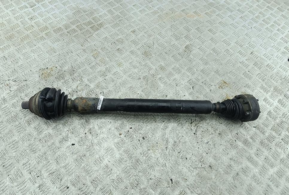 полуось передняя правая (приводной вал, ШРУС) Volkswagen Passat B6 2010, 1.6 л., бензин, МКПП, серый, универсал - фото №1