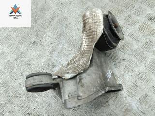 кронштейн КПП Volkswagen Passat B5 [рестайлинг] 2002, 2.0 л., бензин, МКПП, белый, седан