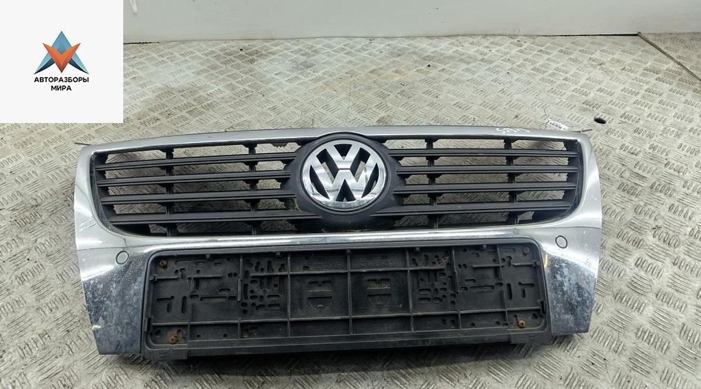 решетка радиатора Volkswagen Passat B6 2007, коричневый, универсал, 3C0853651B - фото №1