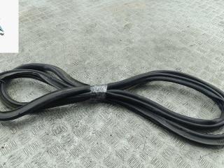 Уплотнитель крышки (двери) багажника Volkswagen Passat B6 2010, 1.6 л., бензин, МКПП, серый, универсал